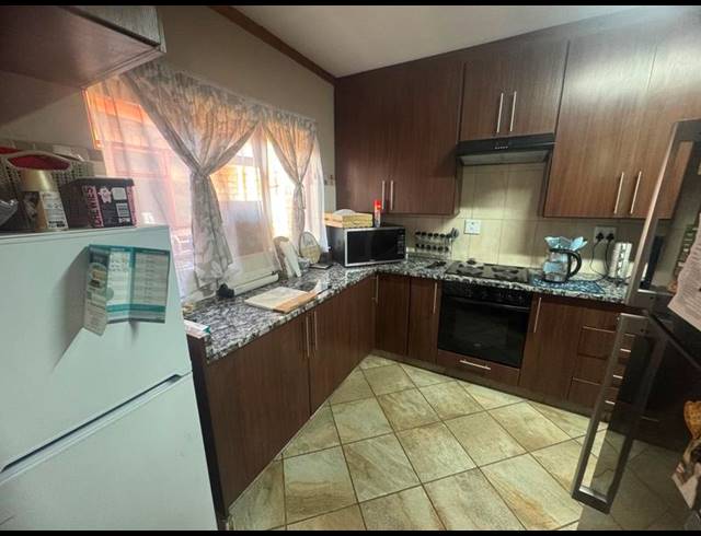 3 BEDROOM TOWNHOUSE FOR SALE IN GHOLFSIG